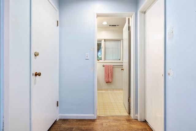 1216 E Pico Avenue, Fresno, CA 93704