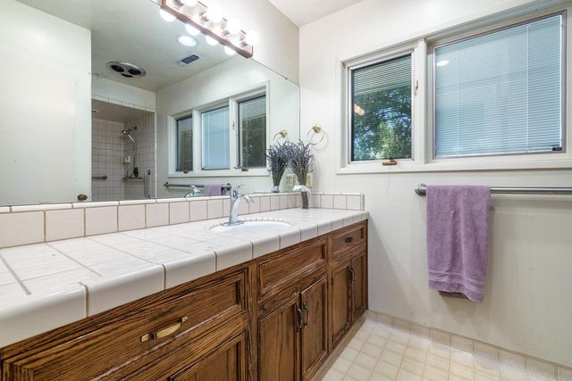 1216 E Pico Avenue, Fresno, CA 93704