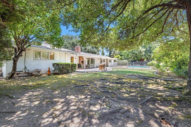 1216 E Pico Avenue, Fresno, CA 93704