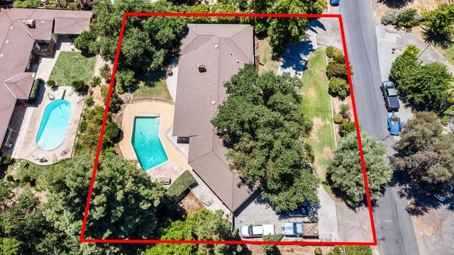 1216 E Pico Avenue, Fresno, CA 93704