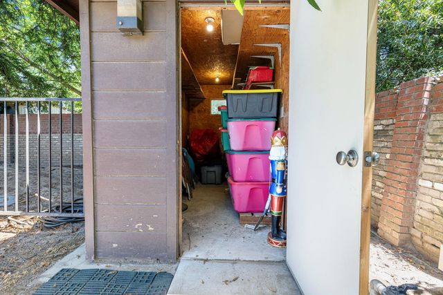 1216 E Pico Avenue, Fresno, CA 93704