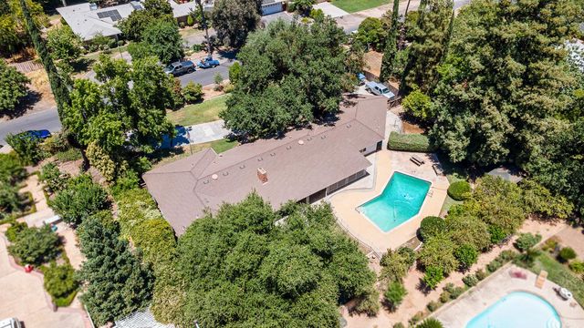 1216 E Pico Avenue, Fresno, CA 93704