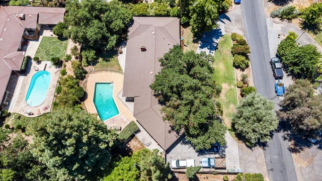 1216 E Pico Avenue, Fresno, CA 93704