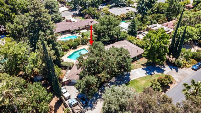 1216 E Pico Avenue, Fresno, CA 93704