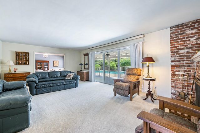 1216 E Pico Avenue, Fresno, CA 93704