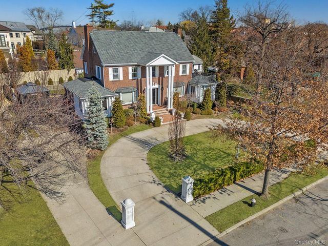 23 Center Drive, Malba, NY 11357