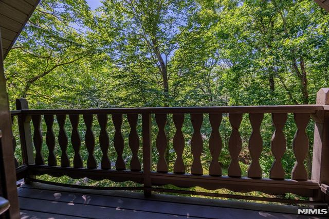1150 Lakeside Drive, Vernon, NJ 07422