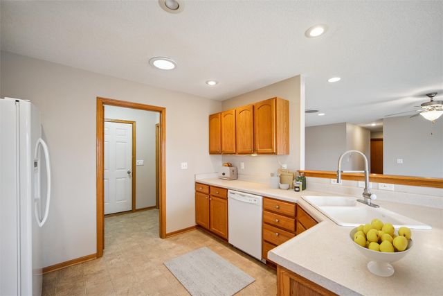 908 14th Street SE, Bondurant, IA 50035