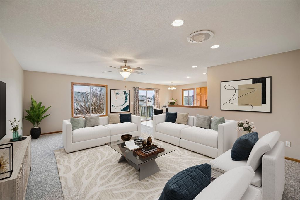 908 14th Street SE, Bondurant, IA 50035