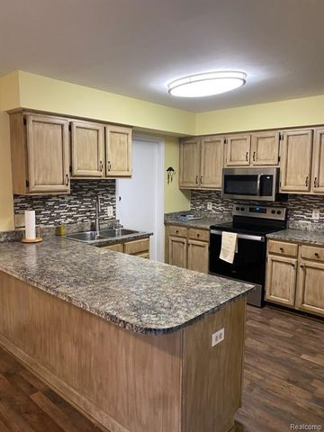 20404 Birch Meadow Drive, Clinton Township, MI 48036