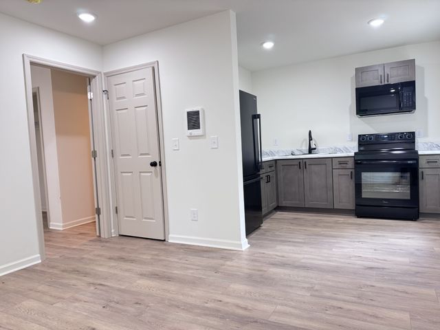23 Proctor Dr Apt 2, Clarksville, TN 37043