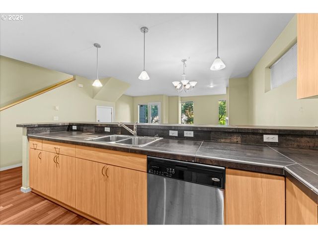 7534 N BURLINGTON Ave, Portland, OR 97203