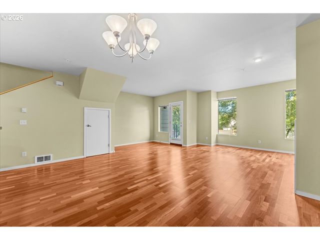 7534 N BURLINGTON Ave, Portland, OR 97203