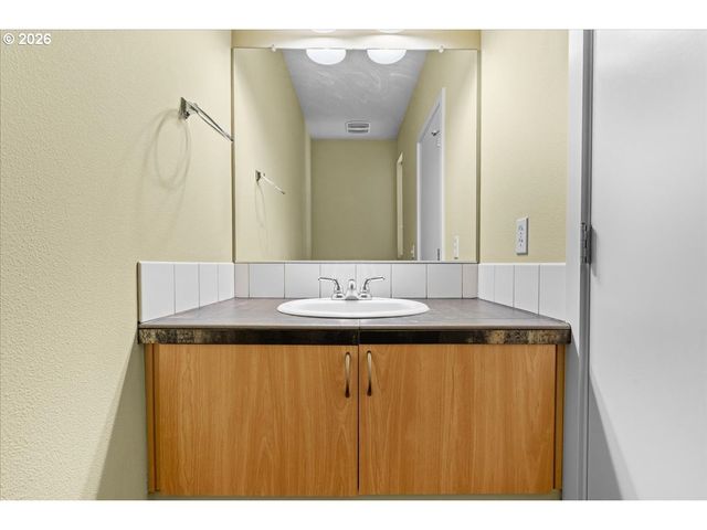 7534 N BURLINGTON Ave, Portland, OR 97203