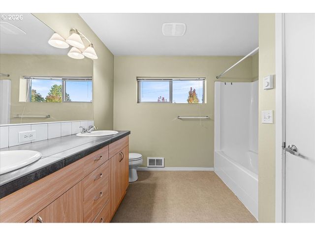 7534 N BURLINGTON Ave, Portland, OR 97203