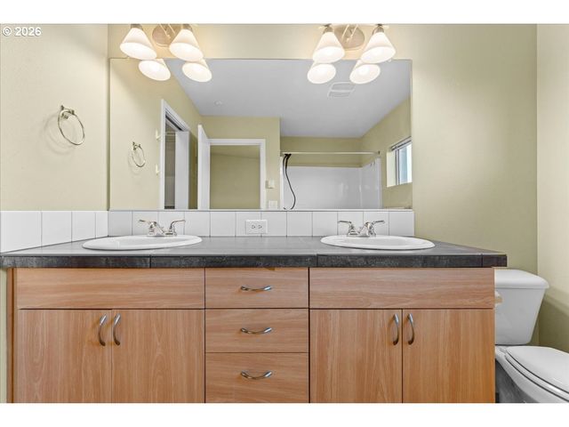 7534 N BURLINGTON Ave, Portland, OR 97203