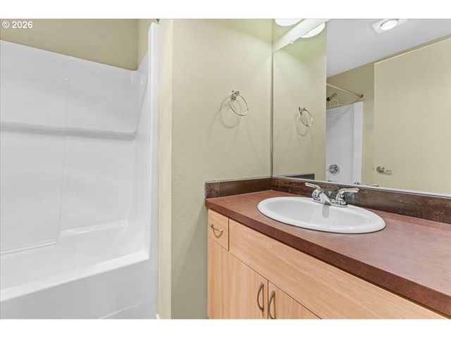 7534 N BURLINGTON Ave, Portland, OR 97203