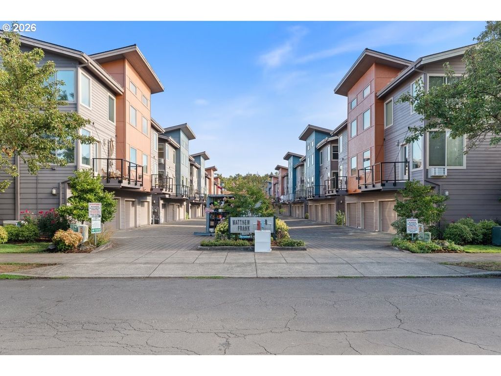 7534 N BURLINGTON Ave, Portland, OR 97203