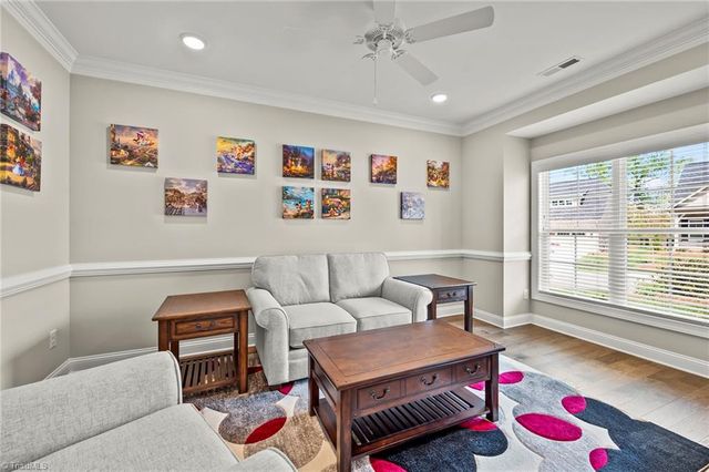 140 Castle Pond Drive, Winston-salem, NC 27107
