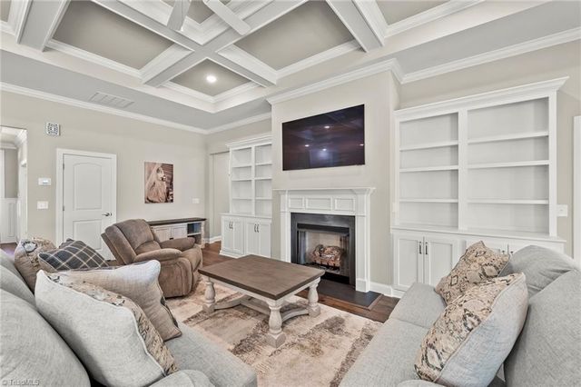 140 Castle Pond Drive, Winston-salem, NC 27107