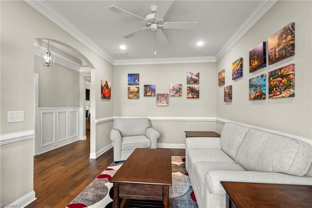 140 Castle Pond Drive, Winston-salem, NC 27107