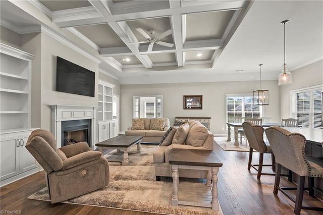 140 Castle Pond Drive, Winston-salem, NC 27107