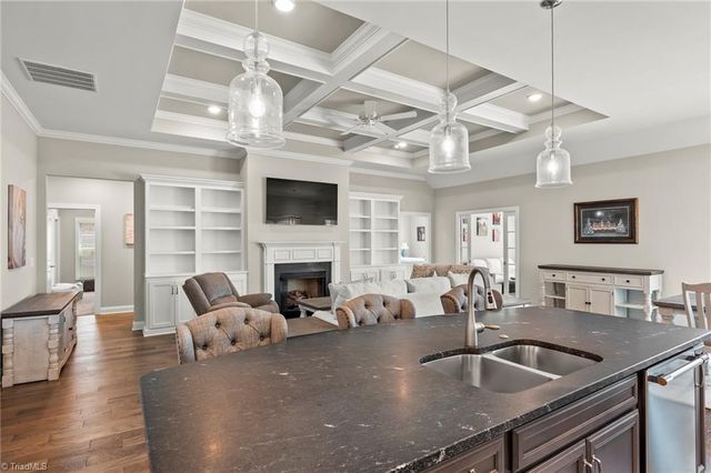 140 Castle Pond Drive, Winston-salem, NC 27107