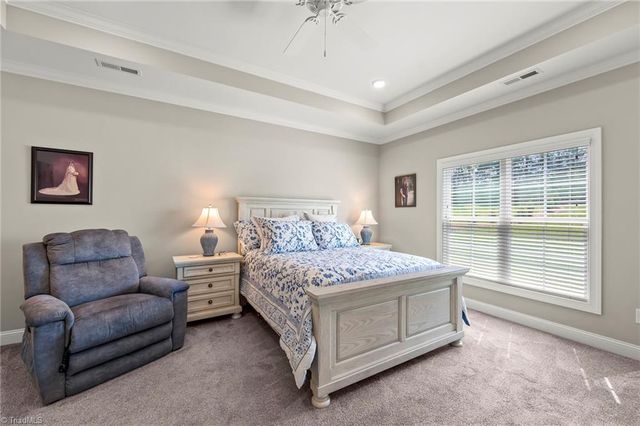 140 Castle Pond Drive, Winston-salem, NC 27107