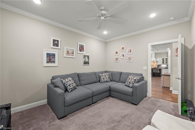 140 Castle Pond Drive, Winston-salem, NC 27107
