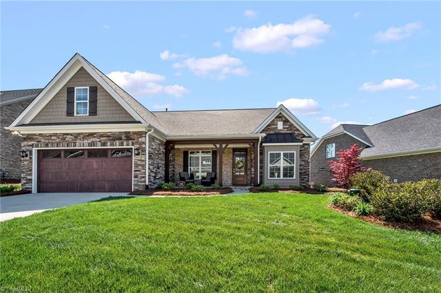 140 Castle Pond Drive, Winston-salem, NC 27107