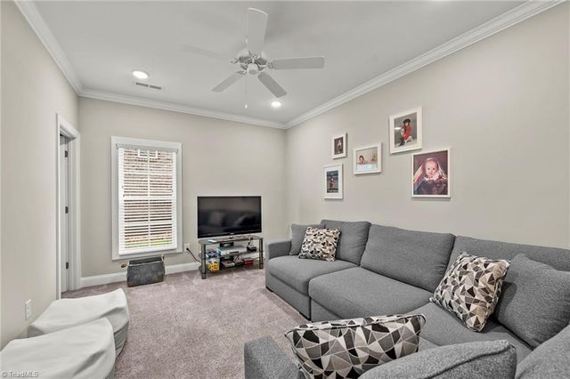 140 Castle Pond Drive, Winston-salem, NC 27107