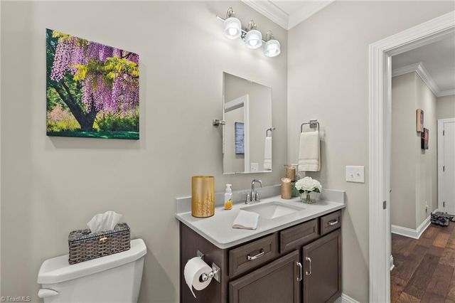 140 Castle Pond Drive, Winston-salem, NC 27107