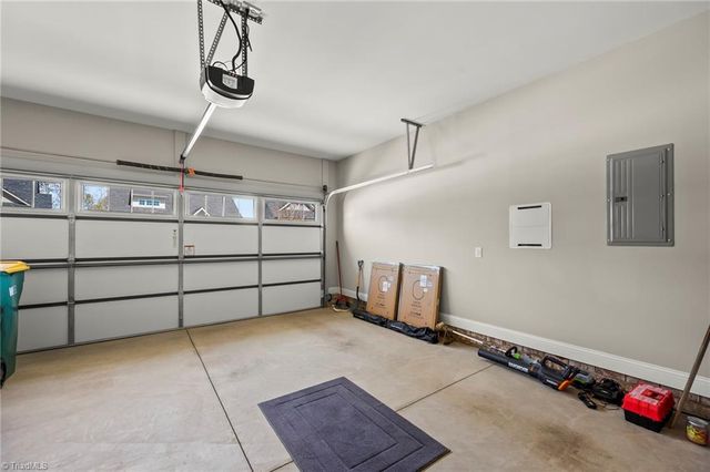 140 Castle Pond Drive, Winston-salem, NC 27107