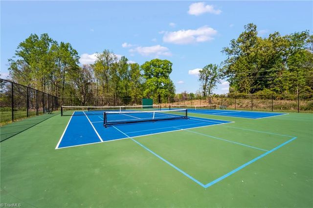 140 Castle Pond Drive, Winston-salem, NC 27107