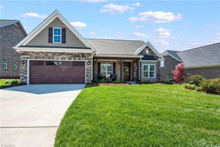 140 Castle Pond Drive, Winston-salem, NC 27107
