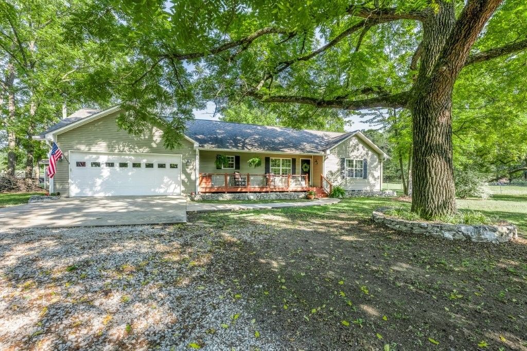 13070 Dow Road, Gravette, AR 72736