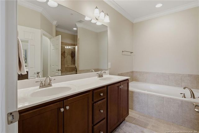 158 Gallery Drive 302, Spring Lake, NC 28390