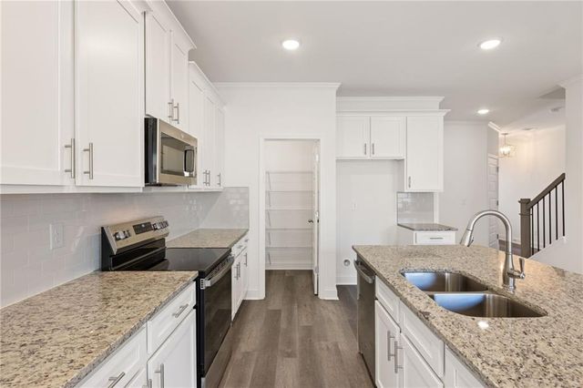 5605 Overview Drive, Flowery Branch, GA 30542