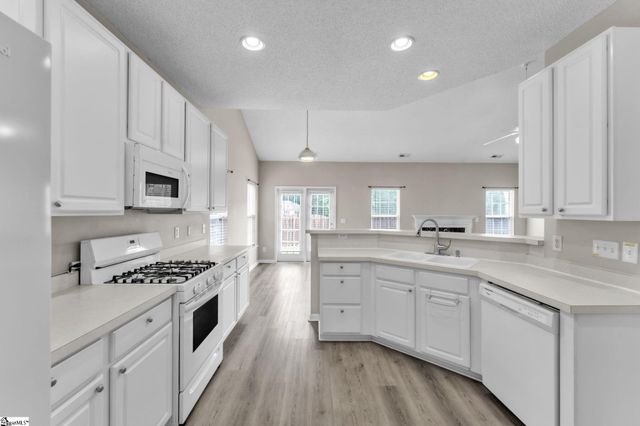201 N Orchard Farms Avenue, Simpsonville, SC 29681