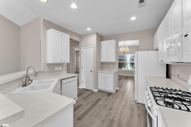 201 N Orchard Farms Avenue, Simpsonville, SC 29681