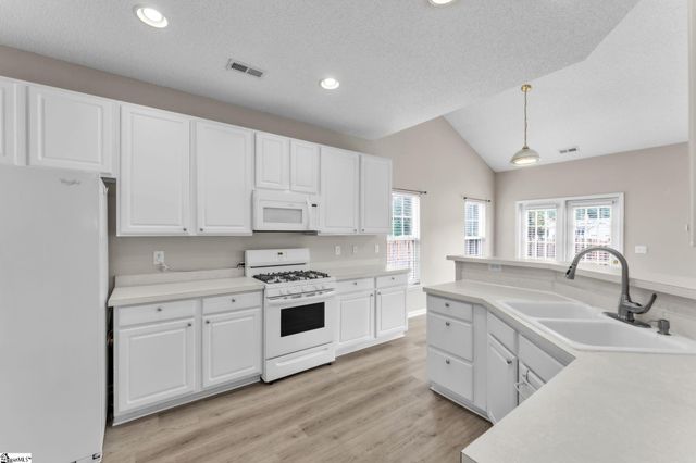 201 N Orchard Farms Avenue, Simpsonville, SC 29681