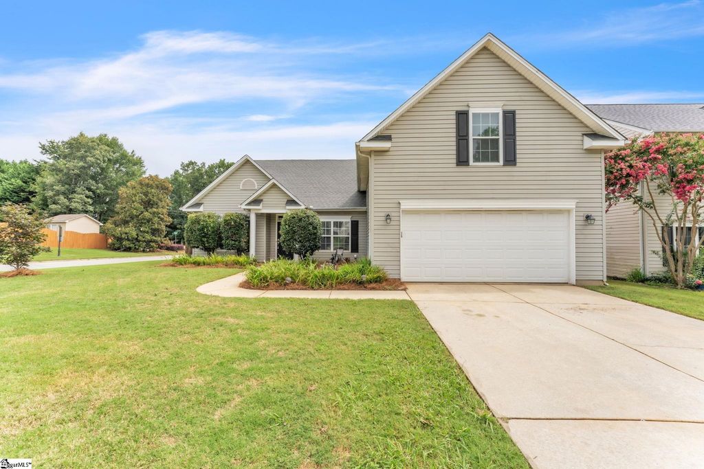 201 N Orchard Farms Avenue, Simpsonville, SC 29681