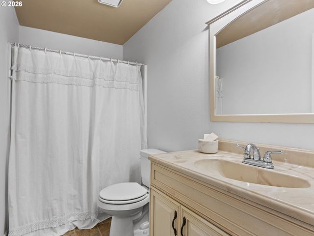 209 Ne 112TH St, Vancouver, WA 98685