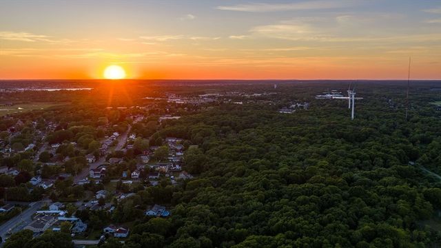 3 Rockland St, Fairhaven, MA 02719