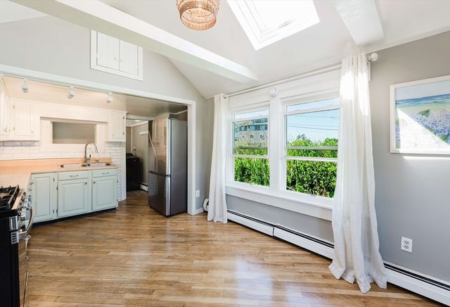 3 Rockland St, Fairhaven, MA 02719