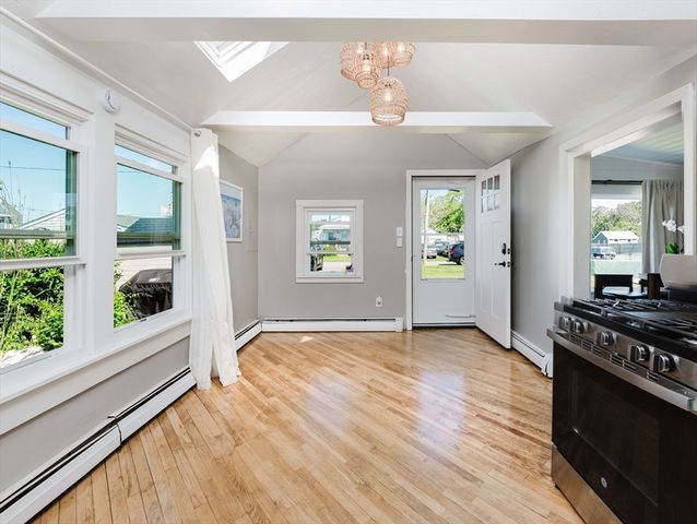 3 Rockland St, Fairhaven, MA 02719