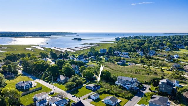 3 Rockland St, Fairhaven, MA 02719