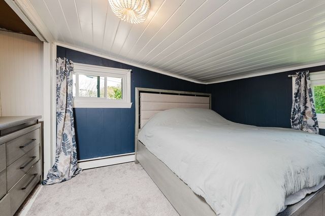 3 Rockland St, Fairhaven, MA 02719
