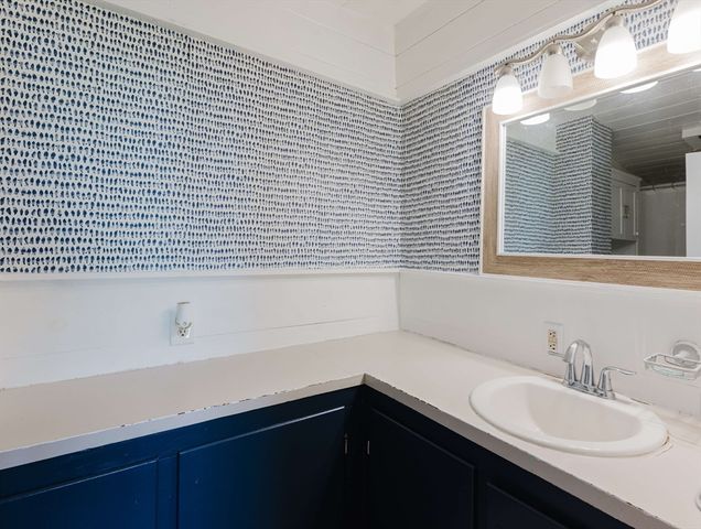 3 Rockland St, Fairhaven, MA 02719