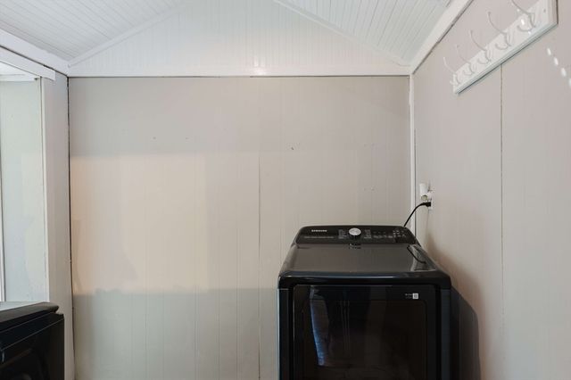 3 Rockland St, Fairhaven, MA 02719